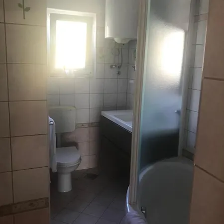 Smokrovic *2* Starigrad Paklenica